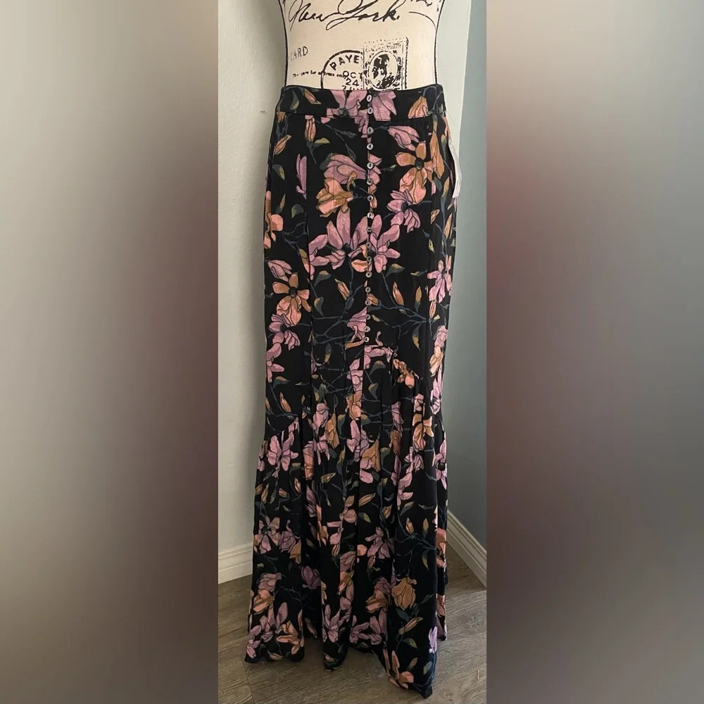 NWT Free People Lisa Crepe Floral Black Maxi Skirt-Size 6 - Picture 3 of 8